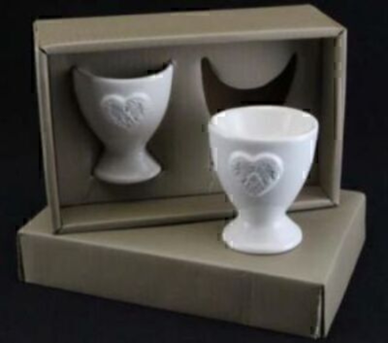 French style white raised heart ceramic egg cup set of 2 by Gisela Graham. Box size 17x11x6.5cm Each egg cup size 6.5x6cm